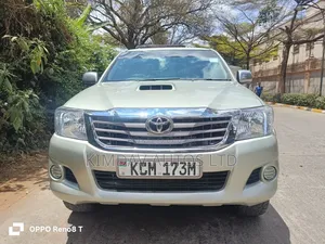 Toyota Hilux 2.5 D-4D 4x4 SRX 2010 Silver