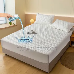 Single Piece White Quilted Waterproof Mattress Protector