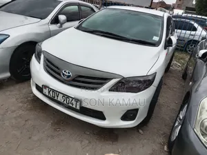 Toyota Corolla 2013 White