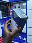 Vivo V70 512GB Nyeusi Mpya - 3