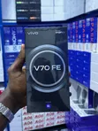 Vivo V70 256GB Mpya Nyeusi - 1