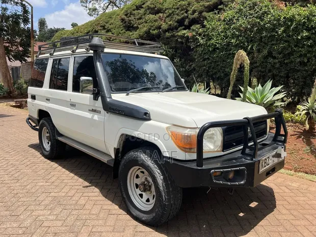 Toyota Land Cruiser 76 Series 2014 White - 1