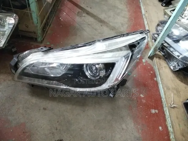 Subaru Outback 2015 Xenon Headlight - 1