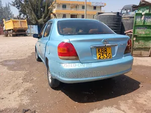 Toyota Platz 2005 Bluu