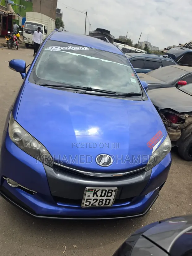 Toyota Wish 2013 Bluu - 1