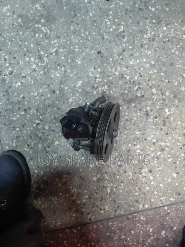 Toyota TownAce 3S Power Steering Pump - 1