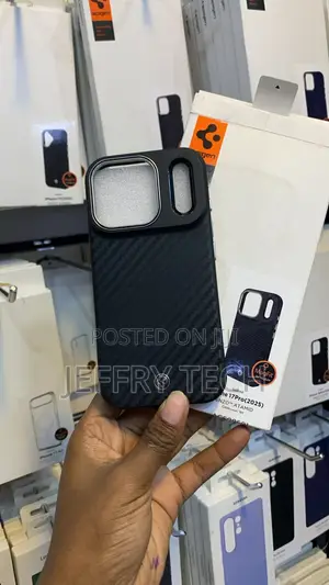 Spigen MagFit Case kwa iPhone 17 Pro - Nyeusi Aramid Fiber