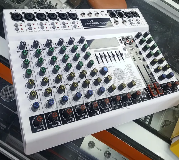 HY ME 08 Channel Powered Mixer - 1
