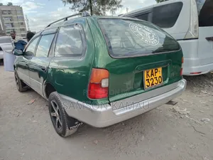 Toyota Corolla 1998 Kijani