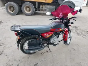 TVS HLX 125 2025 Red
