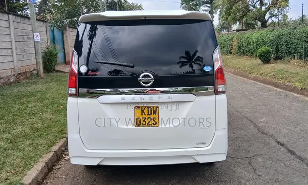Nissan Serena S-Hybrid 2017 - 1