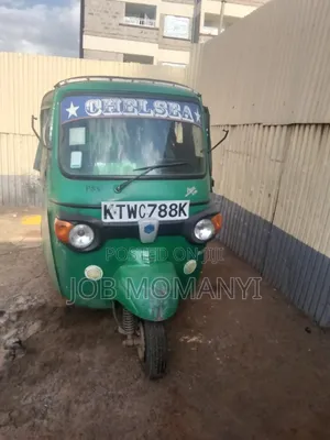 Piaggio 2021 Kijani