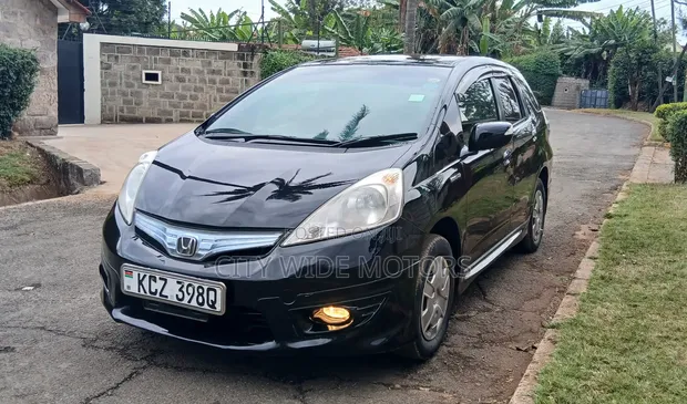 Honda Fit Shuttle 2013 Hybrid - 1