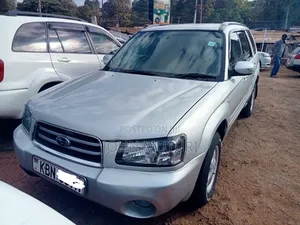 Subaru Forester 2005 Nyeupe