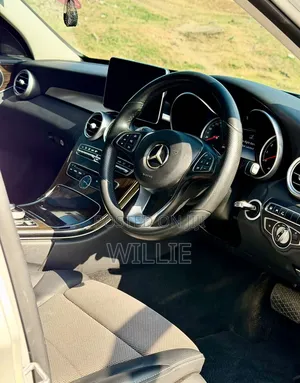 Mercedes-Benz C200 2018 Nyeupe
