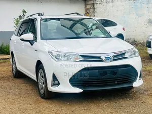 Toyota Corolla Fielder 1.5 Hybrid FWD 2019 Nyeupe