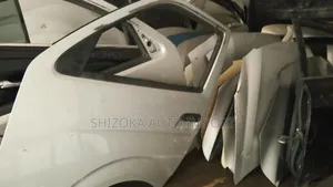 Toyota HiAce 7L Door