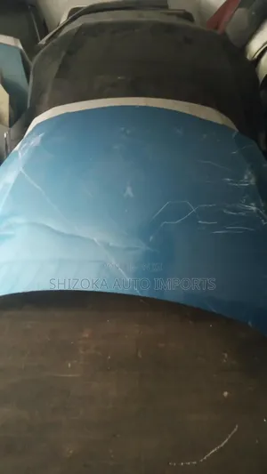 Bonnet ya Mazda Demio DE