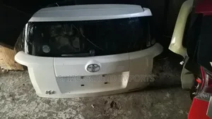 Boot/Tail Gate la Toyota Ist Model Mpya