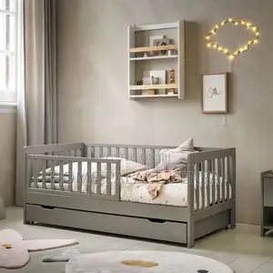 Durable Wooden Crib Bed for Babies and Toddlers