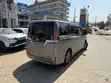 Toyota Esquire 2.0 FWD (Viti 7) 2019 Dhahabu - 1