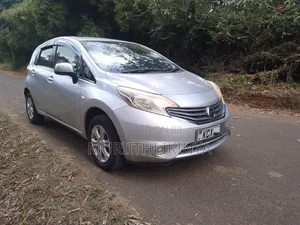 Nissan Note 2012 Nyeupe