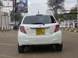 Toyota Vitz 2013 Nyeupe - 4