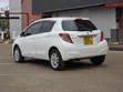 Toyota Vitz 2013 Nyeupe - 5
