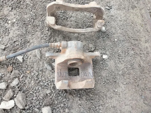 Honda CR-V Brake Caliper (Iliyo tumika) - 1