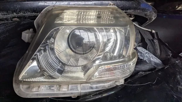 Toyota Sienta 2012 Xenon Headlight (Used) - 1