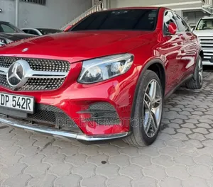 Mercedes-Benz GLC-Class 2018 Nyeusi