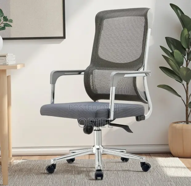 Modern Gray Mesh Office Chair - 1