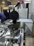Euromax Waffle Maker ya Biashara Inazunguka - 1