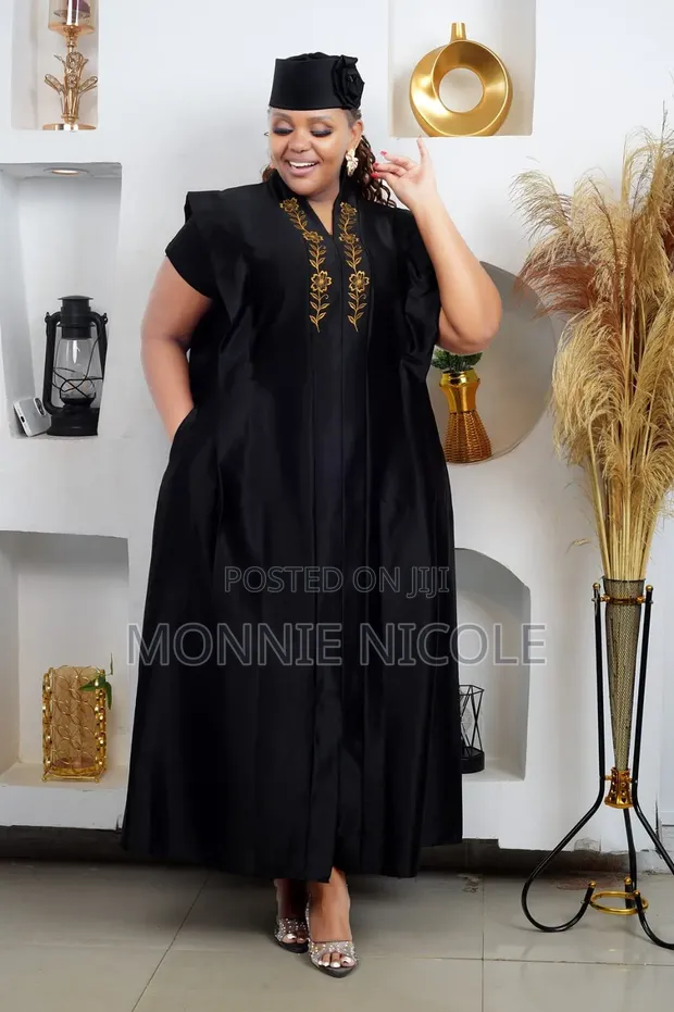 Boubou Nyeusi ya Kinigeria na Kofia - 1