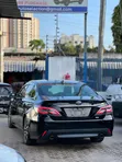 Toyota Crown 2018 Nyeusi - 3