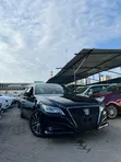Toyota Crown 2018 Nyeusi - 4