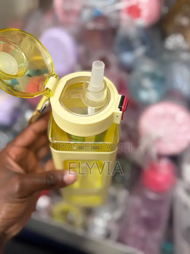 Yellow 900ml Shuiyinzi Square Sports Water Bottle - 1