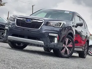 Subaru Forester 2019 e-Boxer Hybrid Gray