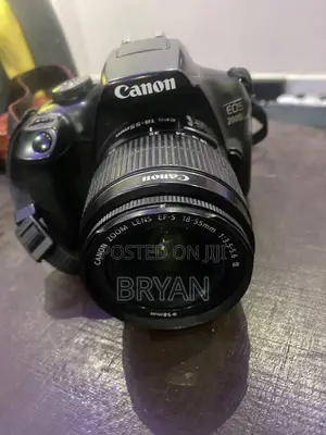 Canon EOS 2000D Kamera ya DSLR