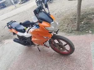 Hero Karizma ZMR 2013 Nyeupe