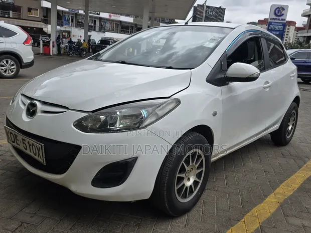 Mazda Demio 2014 White - 1