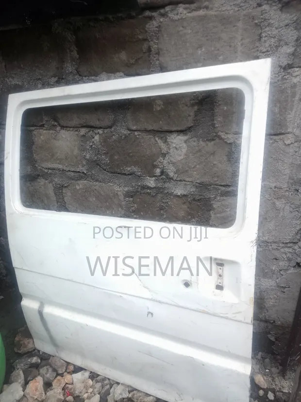 Ganda la Mlango wa Kuteleza wa Mazda Bongo - 1