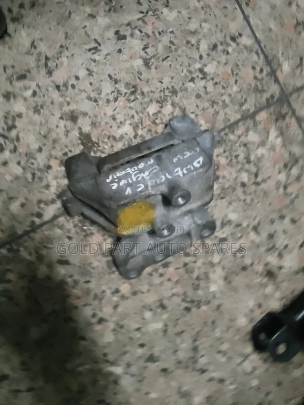 Used Mitsubishi Outlander Engine - 1