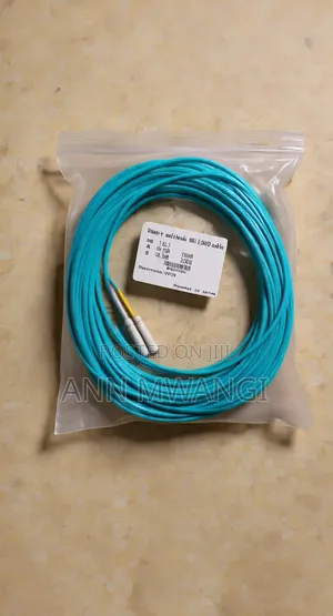 Kebo ya Fiber Optic ya 20m Multimode OM3 LC-LC