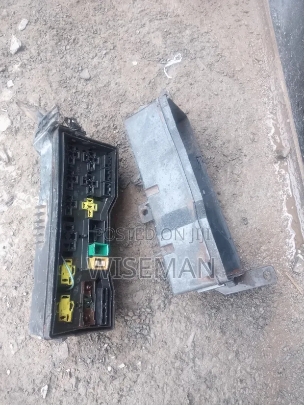 Kisanduku cha Fuse cha Isuzu 4.3 - 1