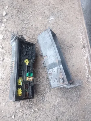 Kisanduku cha Fuse cha Isuzu 4.3