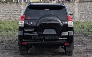 Toyota Land Cruiser Prado 2012 Nyeusi