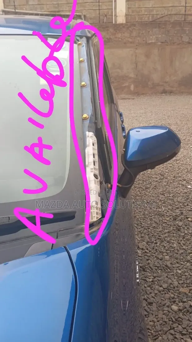 Toyota Sienta Windscreen Finisher Moulding (2015-2020) - 1