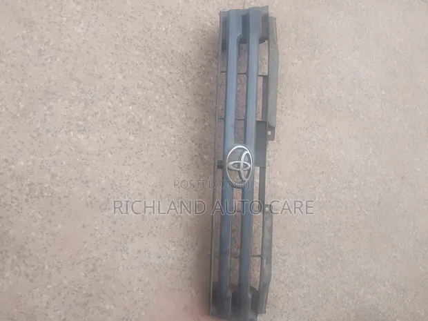 Front Grille Toyota Townace - 1