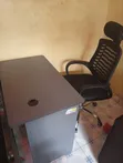 Seti ya Dawati na Kiti cha Ofisi - 1